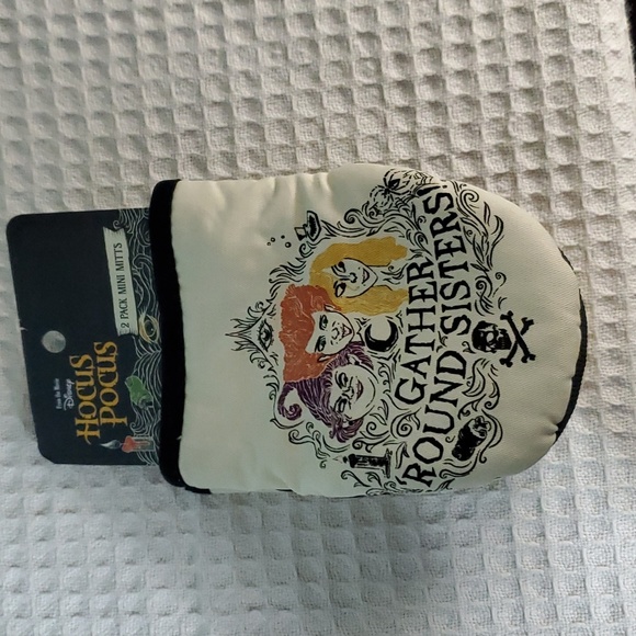 Disney Other - DISNEY HOCUS POCUS Mini oven mitts